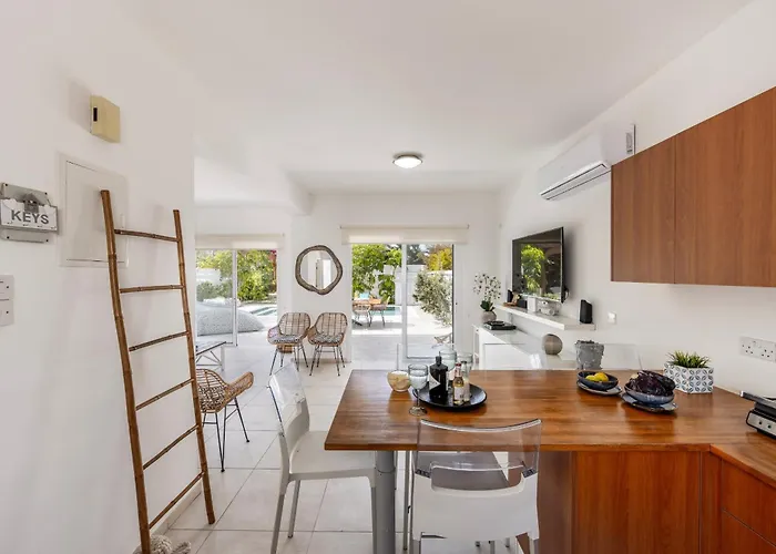 Villa Narcissos Seaside 3 *