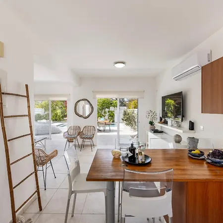 Villa Narcissos Seaside 3 *