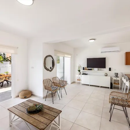 Narcissos Seaside 3 Villa