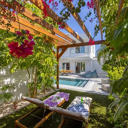 Villa Narcissos Seaside 3 *