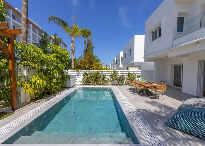 Narcissos Seaside 3 *